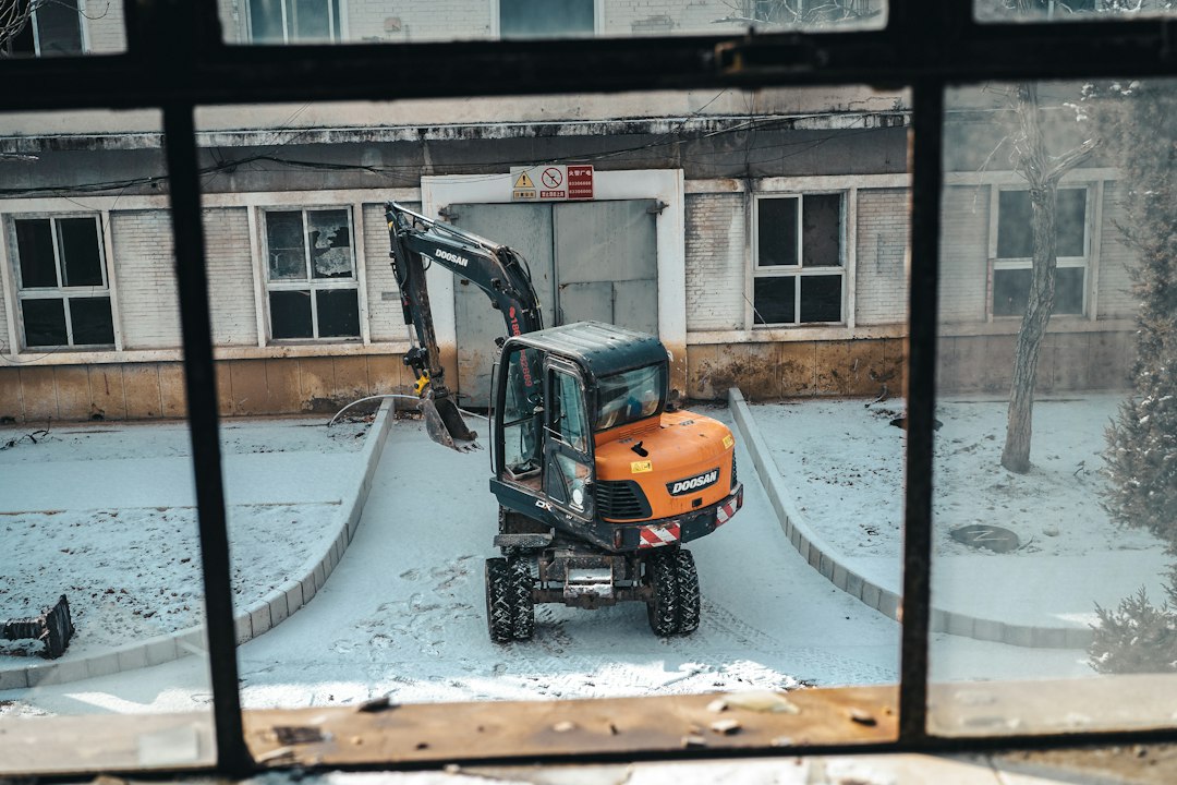 Chantier à l'arrêt : intempéries dans un marché de travaux