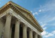 Palais de justice où une entreprise peut contester un marché signé