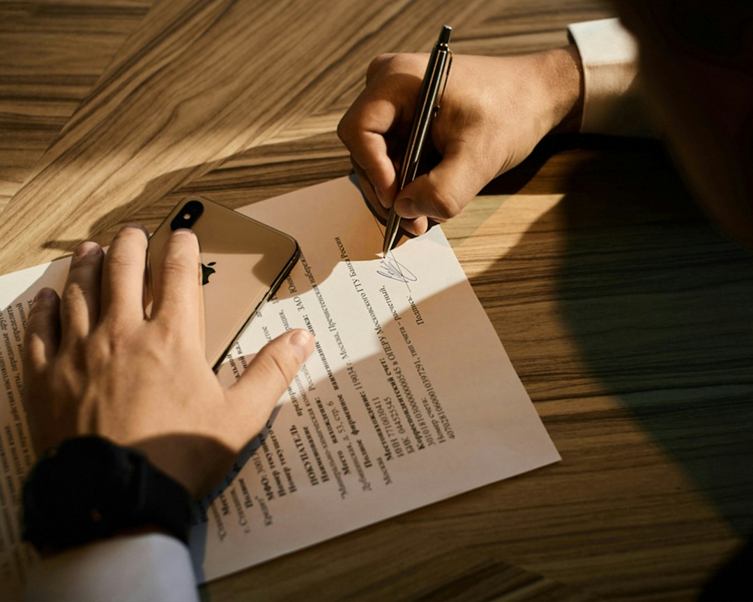 Signature manuscrite au bas d'un acte d'engagement