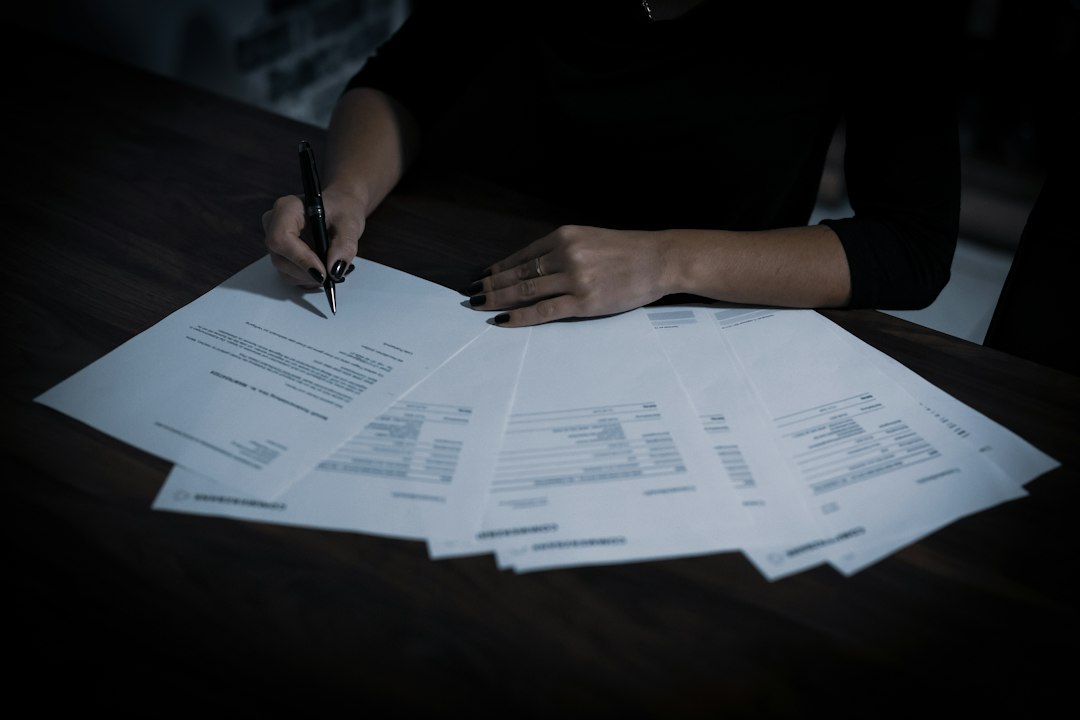 Signature du contrat après l’attribution d’un marché public