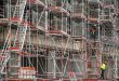 Échafaudage sur une façade : chantier où intervient un sous-traitant non déclaré