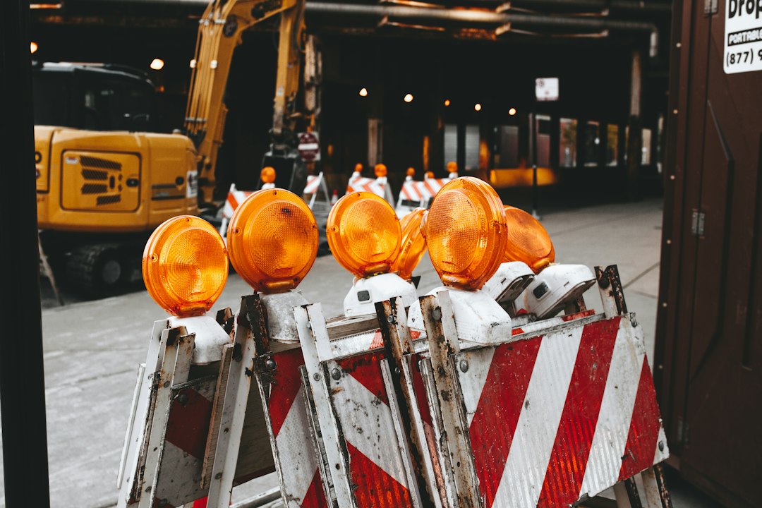 chantier arrêté : difficultés imprévues et délai d'exécution