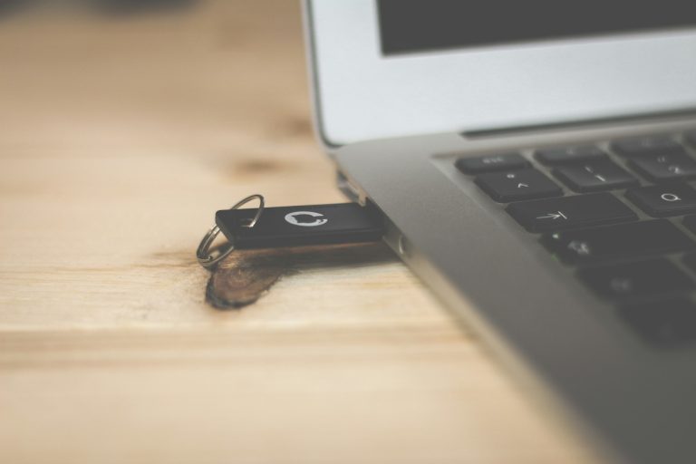 Copie de sauvegarde d'une offre de marché public sur clé USB