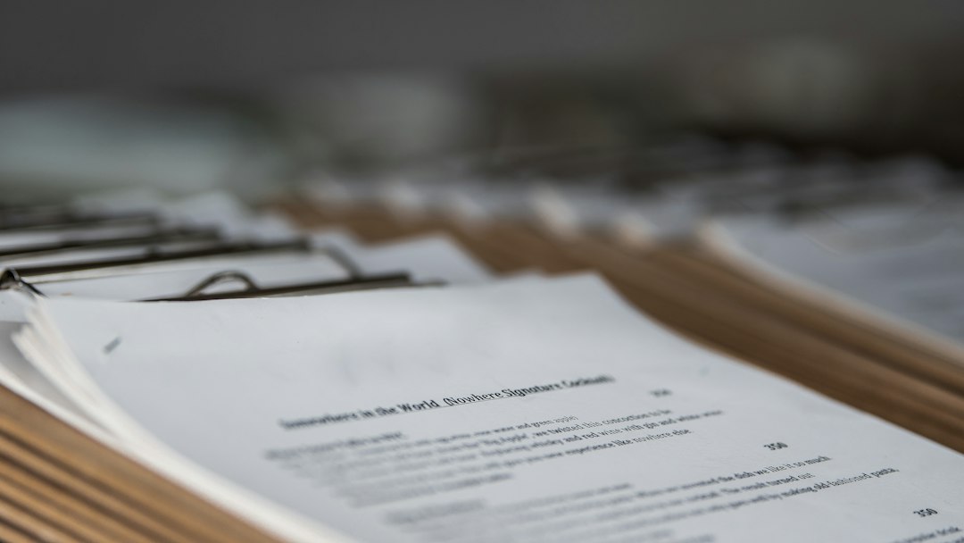 Documents de consultation présentant la clause de réexamen aux candidats