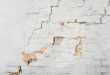 Fissures sur un mur relevant de la garantie décennale