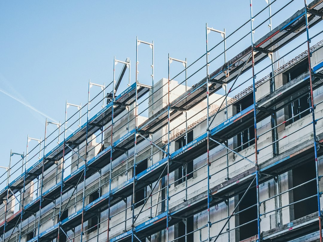 Bâtiment en construction : contrôle d'un sous-traitant non déclaré par le maître d'ouvrage